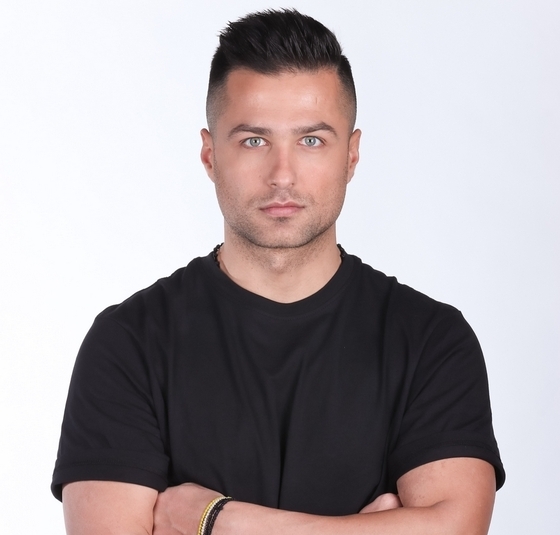 Ο Γιάννης, ο λεβέντης, ο Τσολάκης από την Αλεξανδρούπολη, πάει στο Surviror!